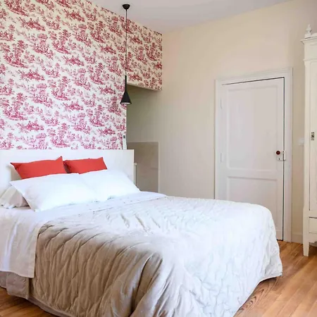 Chateau Cazevert - Harandailh Bed & Breakfast 3*